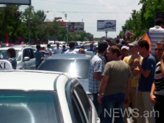 В Ереване стартовала протестная акция автомобилистов