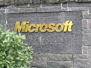 Microsoft сократит 18 тысяч сотрудников