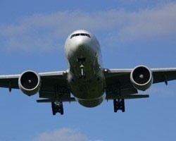 Авиакомпании прекращают полеты над территорией Украины