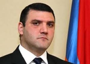 «Իրատես de facto». Գլխավոր դատախազը պետության հետ «գործ» է բռնել