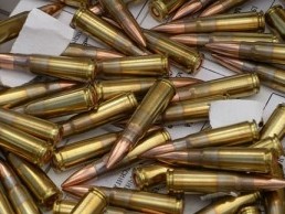 Նռնակ եւ փամփուշտներ` կամավոր