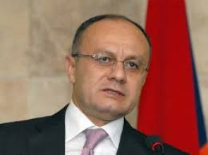«168 ժամ». «Մեզ պետք չէ համեմատել Ադրբեջանի հետ». Սեյրան Օհանյան