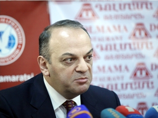 Տպավորություն է, որ պատահական չեն մալայզիական օդանավ ընտրում. Արման Մելիքյան