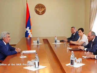 Բակո Սահակյանն ընդունել է Հայաստանի ՍԴ նախագահ Գագիկ Հարությունյանին