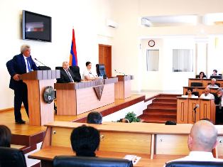 Глава КС Армении рассказал депутатам НКР о конституционных реформах