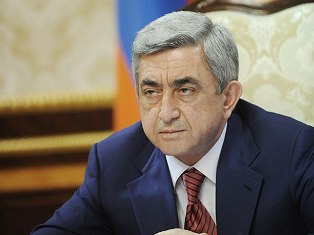 Սերժ Սարգսյանը քննարկել է սահմանամերձ գյուղերի բնակիչներին զինելու հարցը
