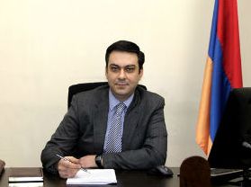 Փոխնախարարը հերքել է նախագահի եղբոր համար խողովակների մասին լուրերը