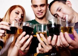Օտարերկրացիները բրիտանացիներին «լավ շարժուձեւով հարբեցողներ» են համարում