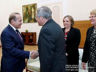 Վարչապետը Ջոն Հեֆերնի եւ Քարեն Հիլիարդի հետ քննարկել է հայ-ամերիկյան կապերը
