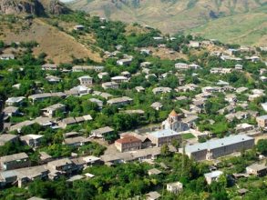 Փամփուշտներն ընկել են տների մեջ. Տավուշի Բերքաբեր գյուղը 4 ժամ գնդակոծվել է