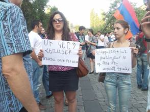 Մի կերպ հեռացեք, մնացել եք, որ ի՞նչ անեք. մոմերով երթ՝ ընդդեմ հոսանքի թանկացման