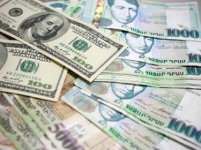 В Армении курсы доллара и евро выросли