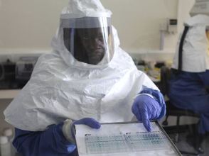 В США прибыл первый носитель вируса Эбола