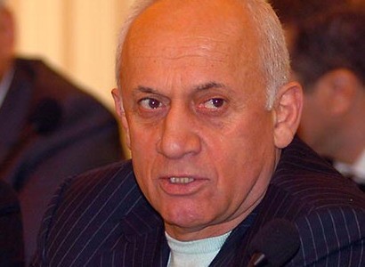 «Հրապարակ». «Լավ տղերքի» շրջանում բունտ է հասունանում «Թոխմախի Մհերի» դեմ