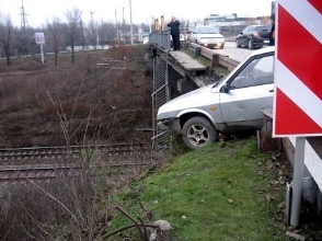 Վթար Լոռու մարզում. Մեքենան կախվել է ձորը