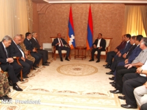 Հովիկ Աբրահամյանն ու Սեյրան Օհանյանը մեկնել են Արցախ