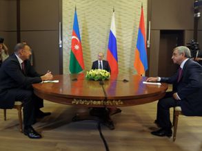 Bloomberg о встрече в Сочи: Путин попытался исполнить роль миротворца