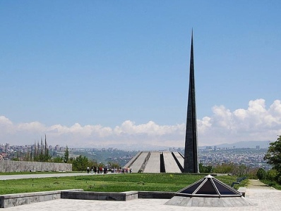 Վրաստանի վարչապետը Երեւանում կայցելի Ծիծեռնակաբերդ