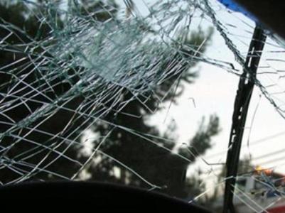 «Ֆոլքսվագեն»-ը բախվել է գովազդային վահանակի, վրաերթի ենթարկել 3 երիտասարդի