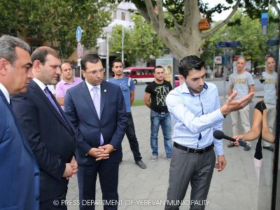 Երեւանում տեղադրվել է առաջին եռալեզու ինտերակտիվ տեղեկատվական նոր ցուցատախտակը