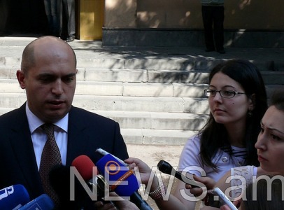 Արմեն Աշոտյանը գոհ չէ ավագ դպրոցներից. Դրանք «արտոնյալ պայմաններում են»