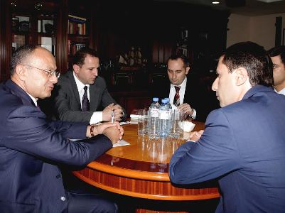 Օմբուդսմենն ու պաշտպանության նախարարը քննարկել են փողոցային բարքերի դեմ պայքարը