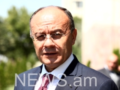 Armenia defense minister visits soldiers wounded in landmine explosion