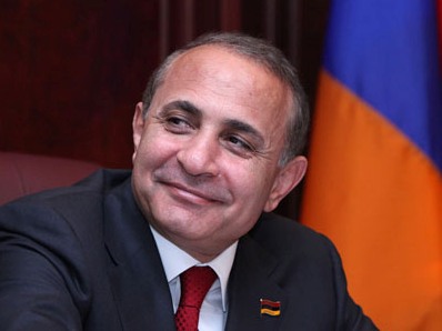 Հովիկ Աբրահամյանը Էռնեկյանի հետ քննարկել է վերջինիս նոր ծրագրերը ՀՀ-ում
