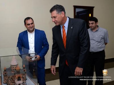 ԱՄՆ Մասաչուսեթս նահանգի հայ շերիֆը այցելել է ՀՀ փաստաբանների պալատ
