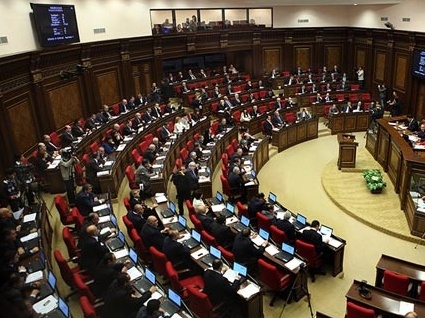 Парламент Армении приступил к закону о «передышке» для бизнеса до 1 февраля