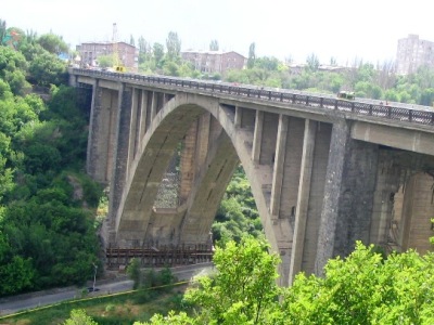 Կիեւյան կամրջից ինքնասպանության փորձ կատարողը ձերբակալվել է