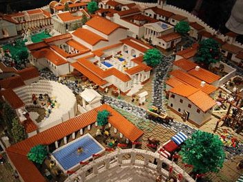 Австралиец собрал макет Помпеи из Lego