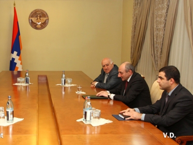 Արցախի նախագահի մոտ քննարկել են ֆինանսական եւ սոցիալական հարցեր (ֆոտո)