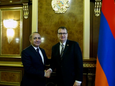 Armenia PM and US ambassador confer on collaboration