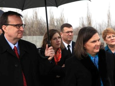 Victoria Nuland arrives in Armenia