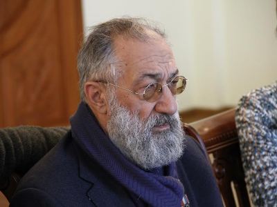 Артур Чилингаров приехал в Гюмри соболезновать в связи с гибелью семьи