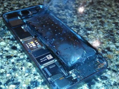 IPhone 5S взорвался в кармане американца