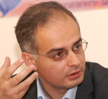 «ՀԺ». Լեւոն Զուրաբյանը երեւի ՀՀԿ-ական տեսնելիս գոռում է «Լեւոն, նախագահ»