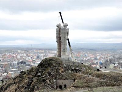 Էրդողանին դատապարտել են Բարեկամության արձանը հրեշավոր անվանելու համար