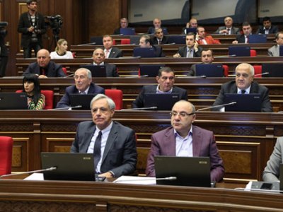 Պատգամավորական մանդատը դնելու մասին որեւէ ակնարկ Օսկանյանը չի արել.Ն. Զոհրաբյան
