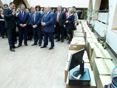 Երեւանի ավելի քան 90 դպրոցների տրամադրվել է շուրջ 115 համակարգիչ