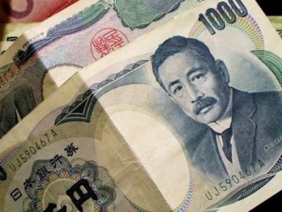 Японка нашла более 15 тысяч долларов в подержанной мебели