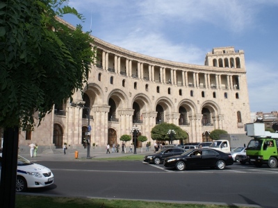MFA: Embassy in Paris checking Armenians' presence on crashed plane