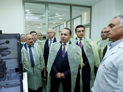 Премьер ознакомился с лабораторией безопасности пищевых продуктов и лекарств