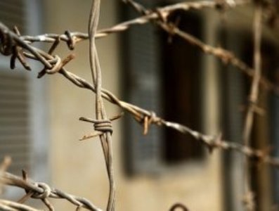 В Армении заключенный напал на работника тюрьмы
