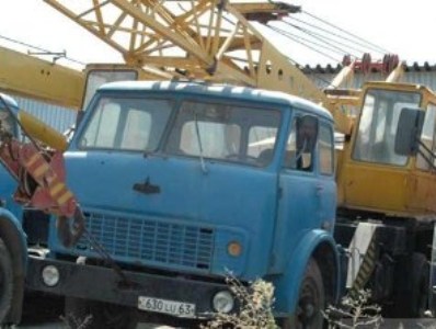 Վարդենիսում ավտոկռունկն արգելափակվել է փոսում