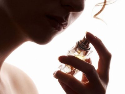 Ученые создали духи, запах которых усиливается при потоотделении