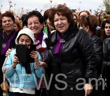 «Հրապարակ». ՀՀԿ-ի տիկնայք դատի կտան իրենց «անբարոյականի» պիտակ կպցնողներին