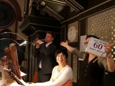 Норвежка 60 часов играла на органе ради рекорда Гиннеса