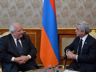 ԵԺԿ նախագահը Հայաստանում է. Նրան ընդունել է Սերժ Սարգսյանը (Ֆոտո)